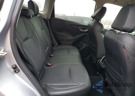 2019 Subaru Forester Touring z USA, uszkodzony, nr VIN JF2SKAWC8KH425188